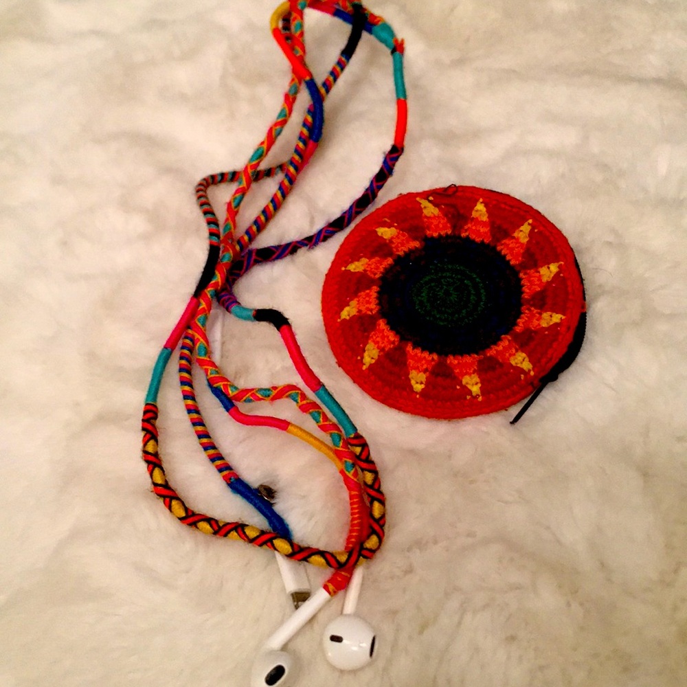 Earbuds- with style! - Picture 2 of 3